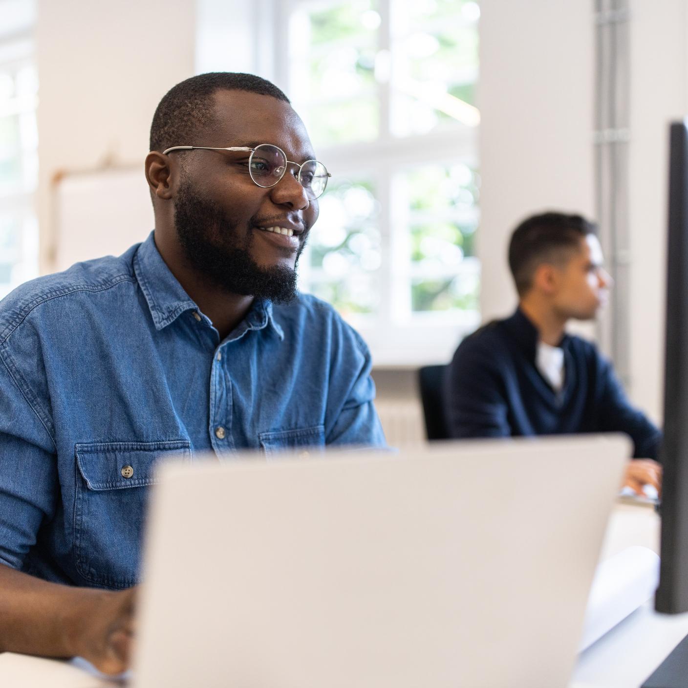 Man looking at computer 