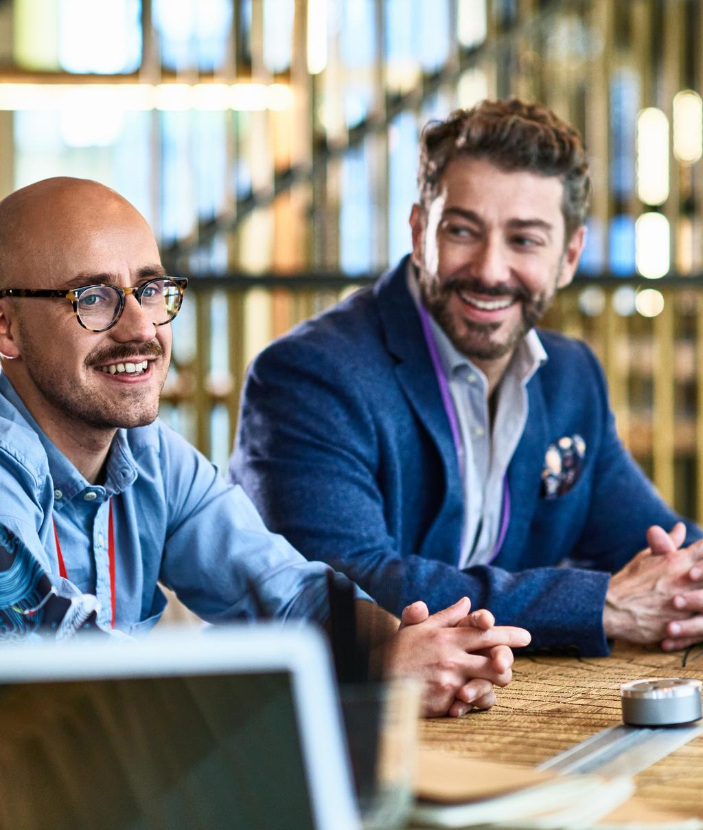 Saúde e segurança - Empresários em reunião de planejamento e estratégia